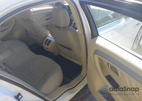 2013 Ford Taurus Se z USA, uszkodzony, nr VIN 1FAHP2D8XDG192508